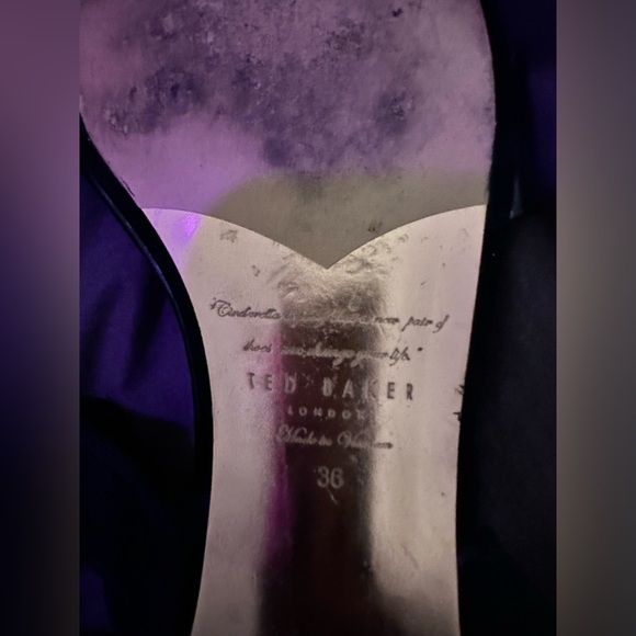 Ted Baker black sandals size EU 36 US size 6 
Ted Baker London - Picture 9 of 16